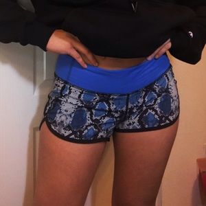 MOST COMFY lululemon shorts!! Size 4 SUPER CUTE